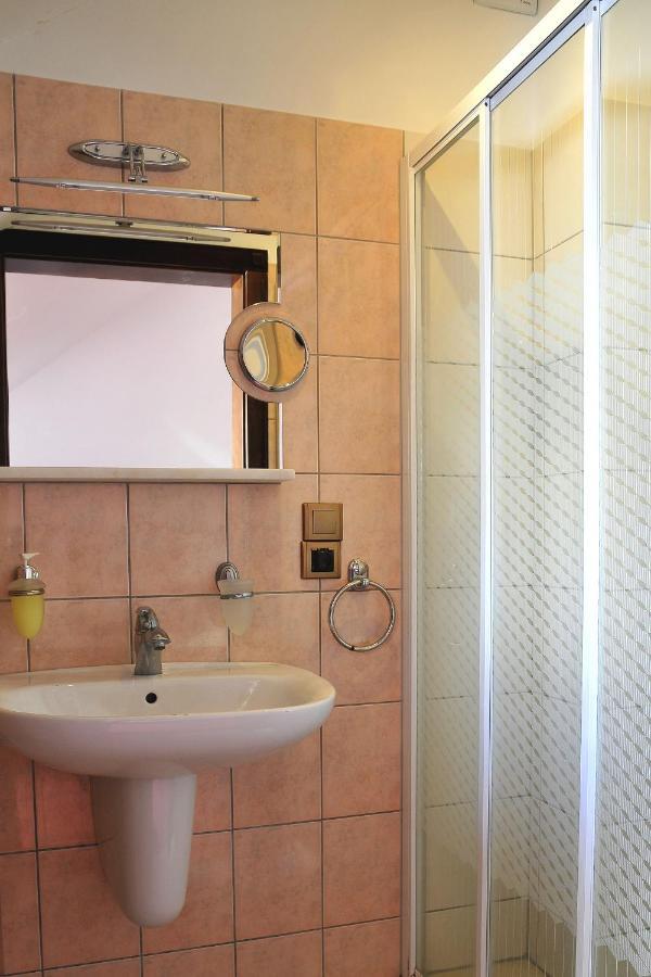 미엘노 Zacisze B&B 외부 사진